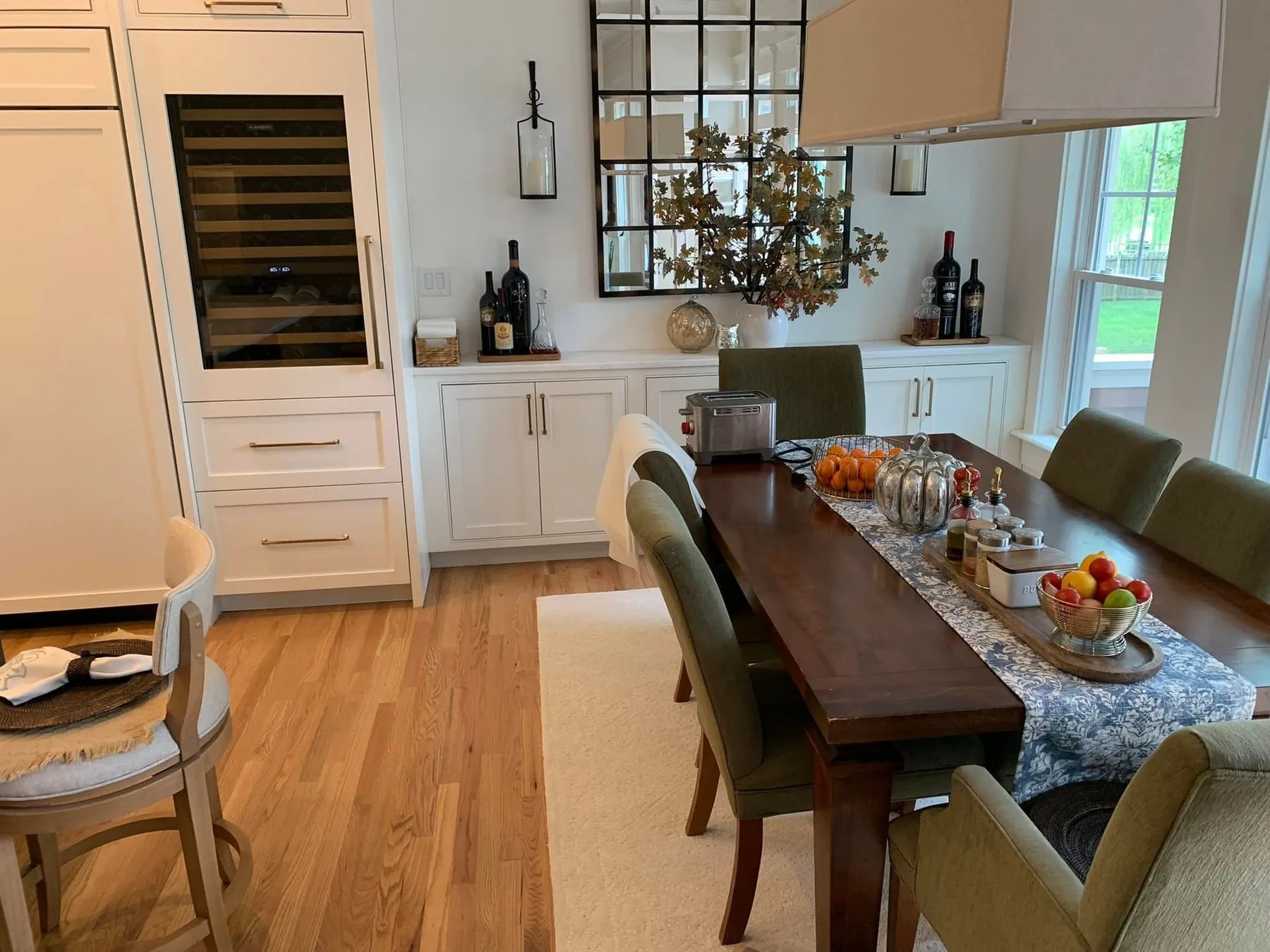 Custom dining area cabinetry and built in seating